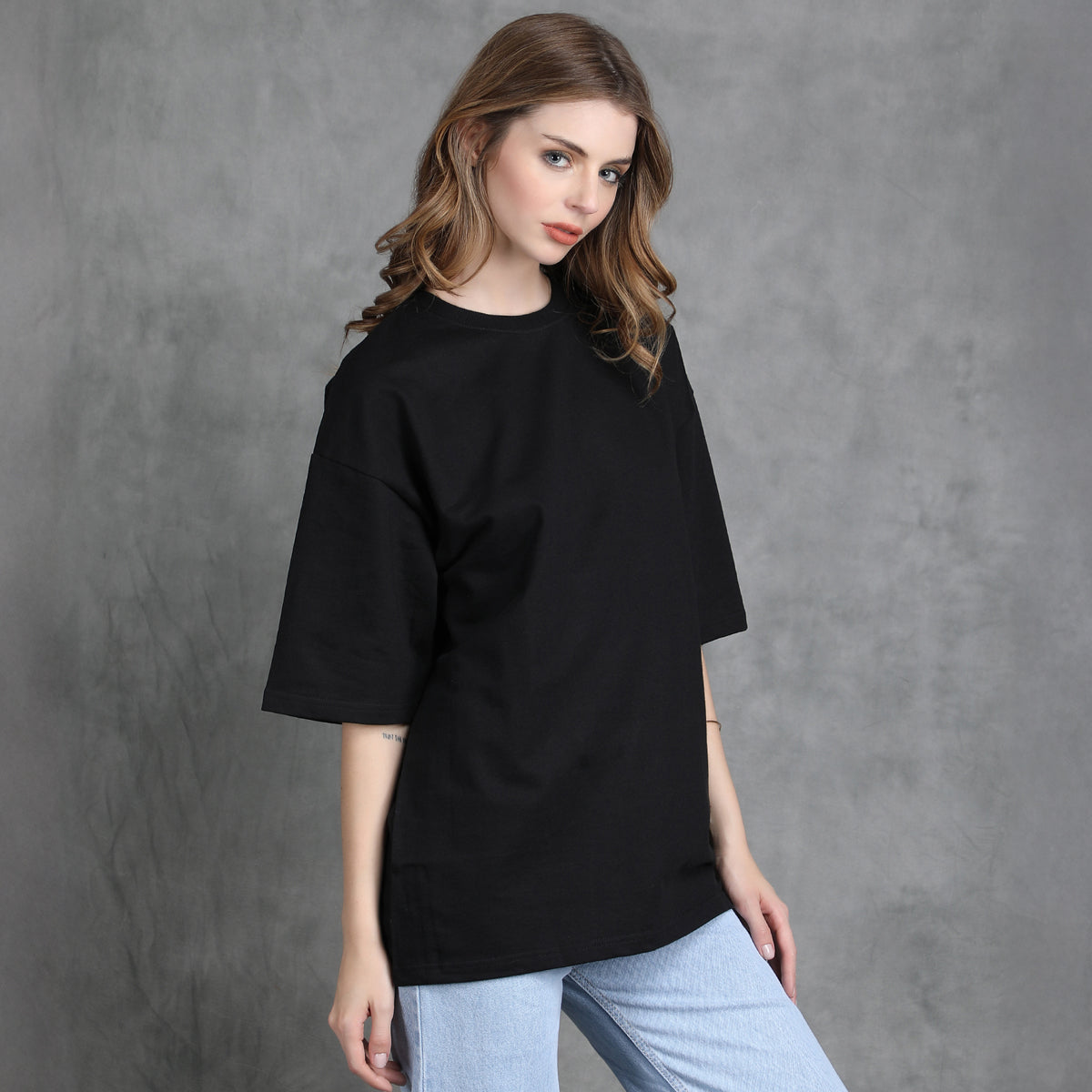 11:11 Black Oversized Comfort